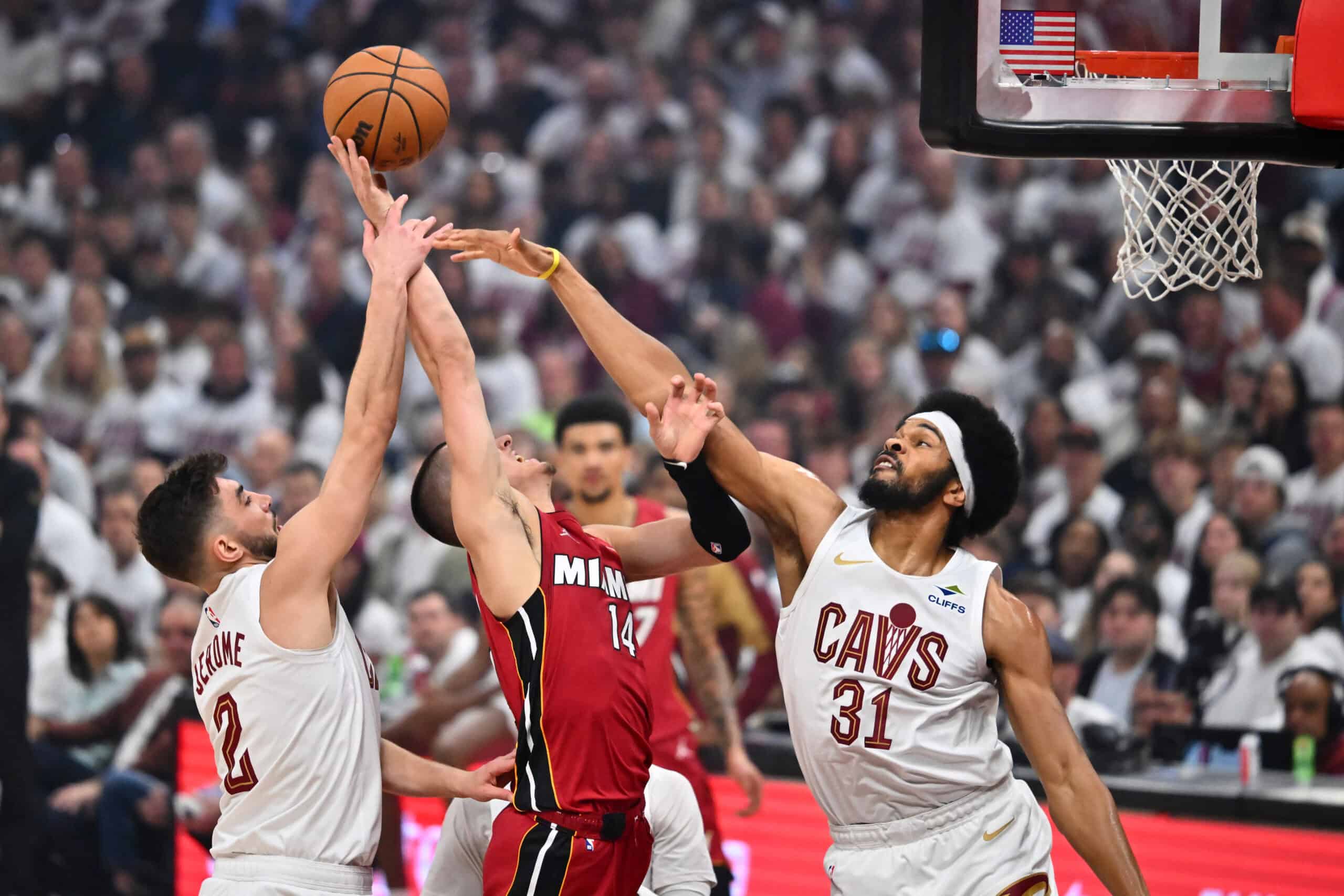 Insider Reveals 2 Reasons Why Cavs Won Game 2 Against Heat